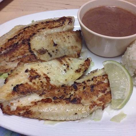 Pescado Salvadoreño en La Casita Salvadoreña - tambien Guapos Club Nocturno Salvadoreña